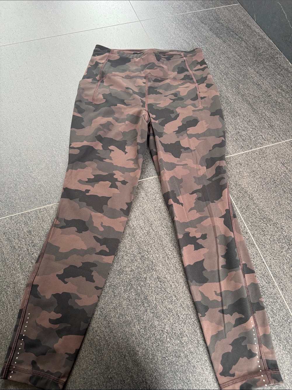 lululemon athletica woman’s Camo Leggings - Brown & Black